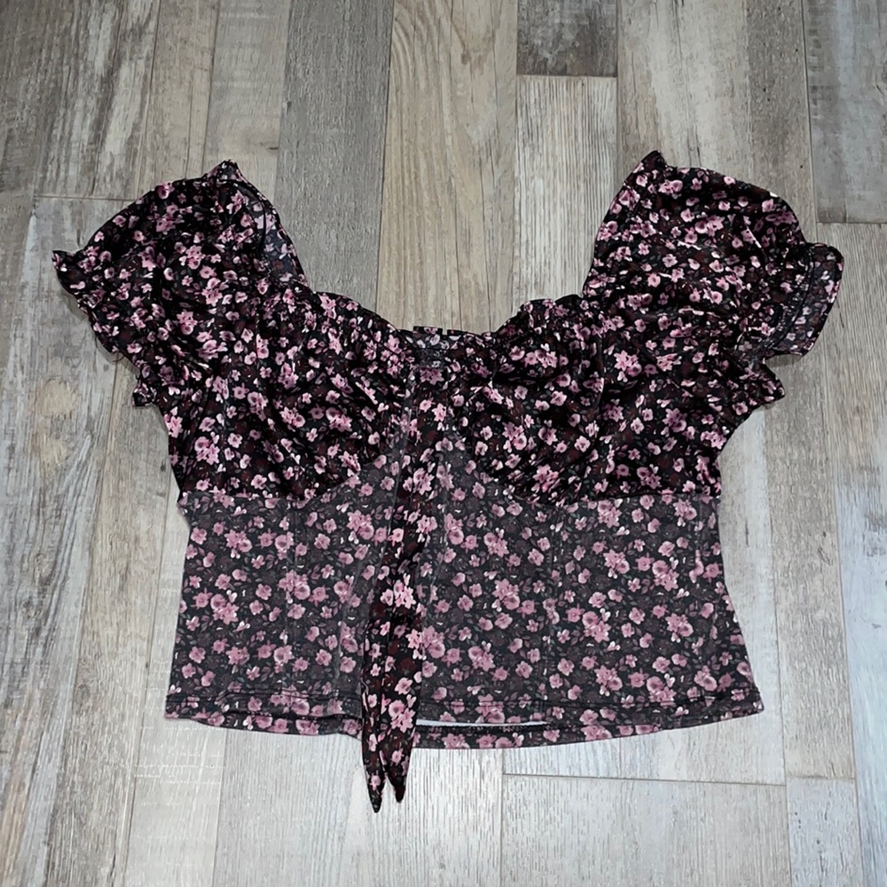 Floral Ruffled Shoulder Crop Top